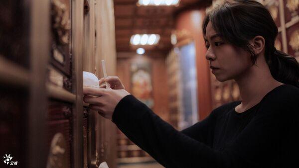 夸克网盘《人浮于爱》百度云网盘 阿里云网盘 夸克网盘 （720高清免费）资源-热文榜资源